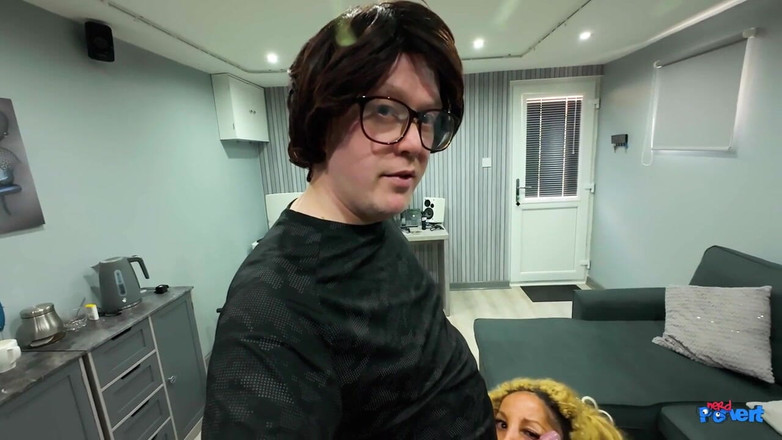 Nerd Pervert: Talula Thomas - cadela curvilínea peituda