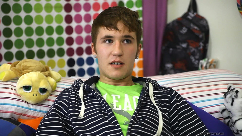 Lollipop Twinks: Chico de granja convertido en estrella gay