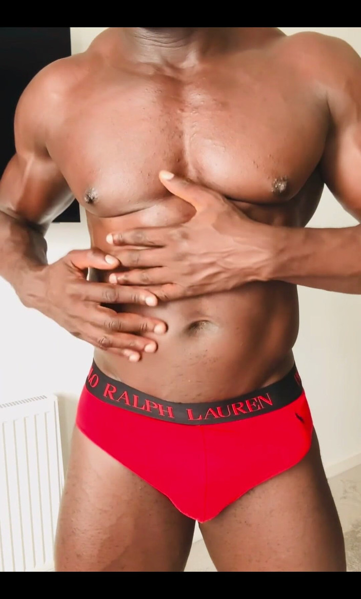 Afro Black XXX: Fotostela z těchto