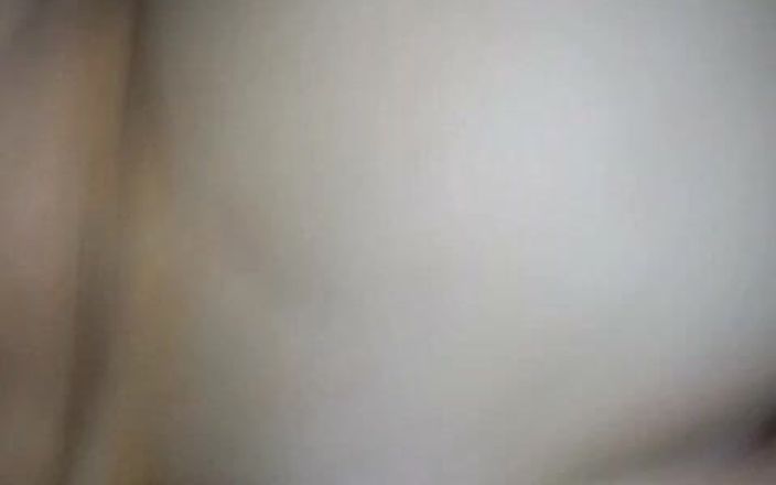 Sofixxx: 不貞な義理の妹は再び彼女のおいしいお尻を病的にさせ、私は義理の兄が到着する前に彼女の後背位をファックします