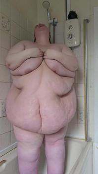 Sensual Shower of an SSBBW Goddess Part 1