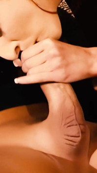 红发巴黎肯尼迪吮吸她的男人并操他