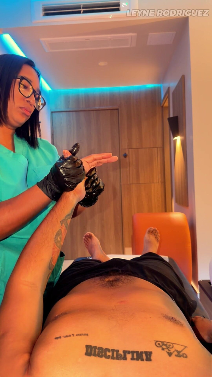 Leyne Rodriguez: POV Sensual Latina Massage - Relaxing Music, HJ &amp; Blowjob Finish