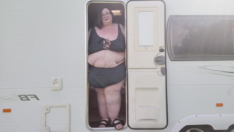 SSBBWLadyBrads: Wohnwagen, kleine tür teil 2