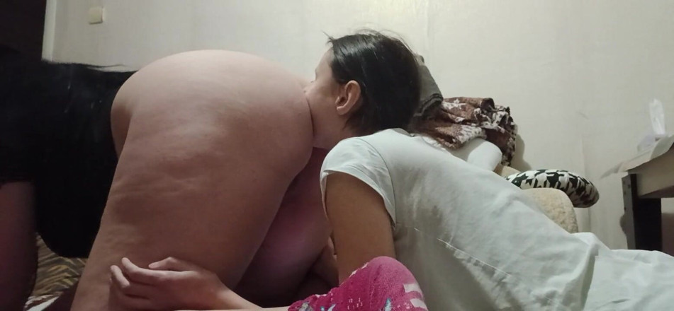 Lesbian-illusion: Analingus lesbien torride