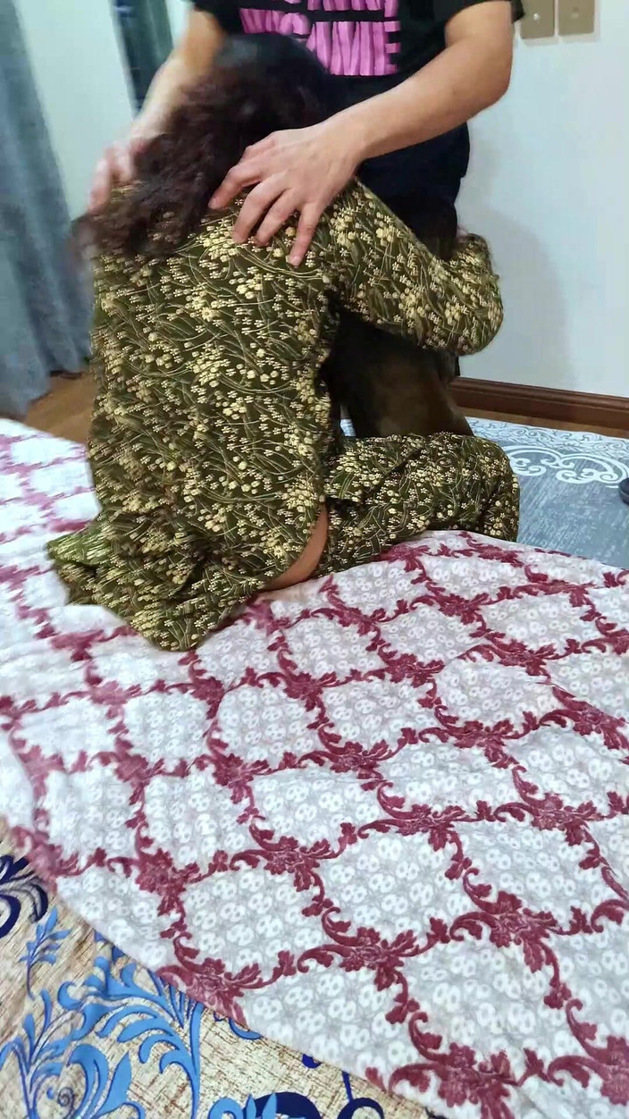 Pathani 420: 的naheed khala alizey木乃伊和chacha qasim Chudai在床上做爱