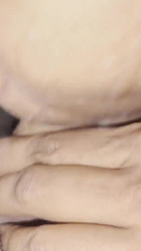 Gadis India desi sepong kontol sampai tenggorokan sampai muncrat setelah ngentot panjang