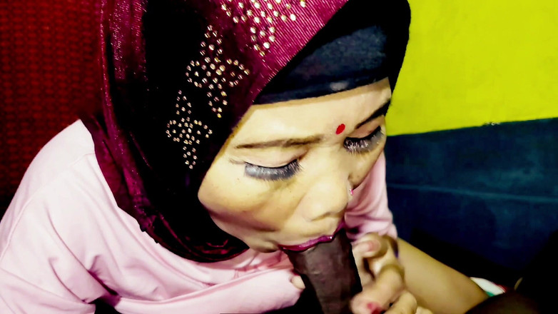 Ayesha_MirzaXPro: Sborrata pulsante in bocca per l'amica di mia moglie nuovo...