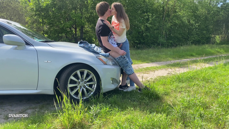 Dvabitch: Amateur teen got fucked outdoors
