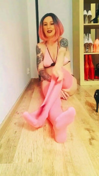 Lady Angela Foot Fetush Dream Clip MILF
