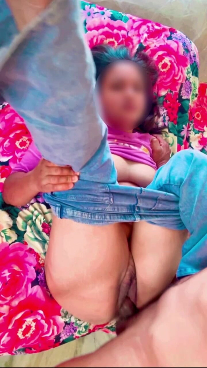 Your_aisha: Desi village girl fucking so hard with her bf first...