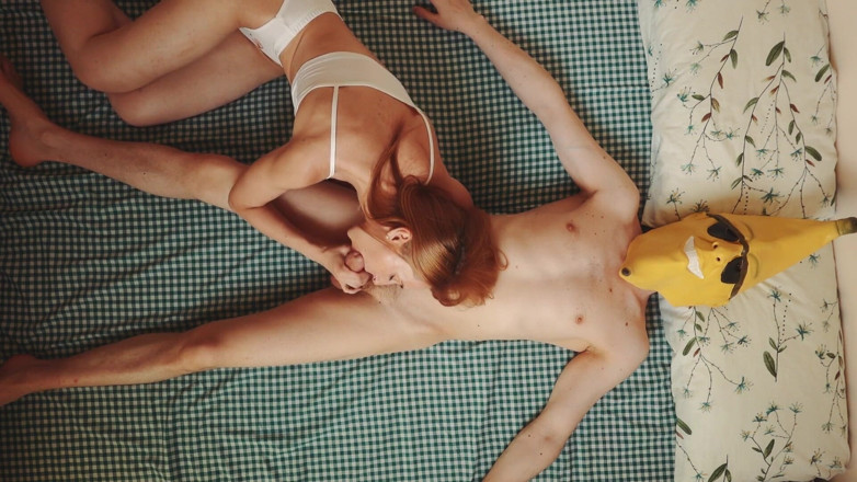 Anal Fans Couple: Roztomilá dívka saje ptáka