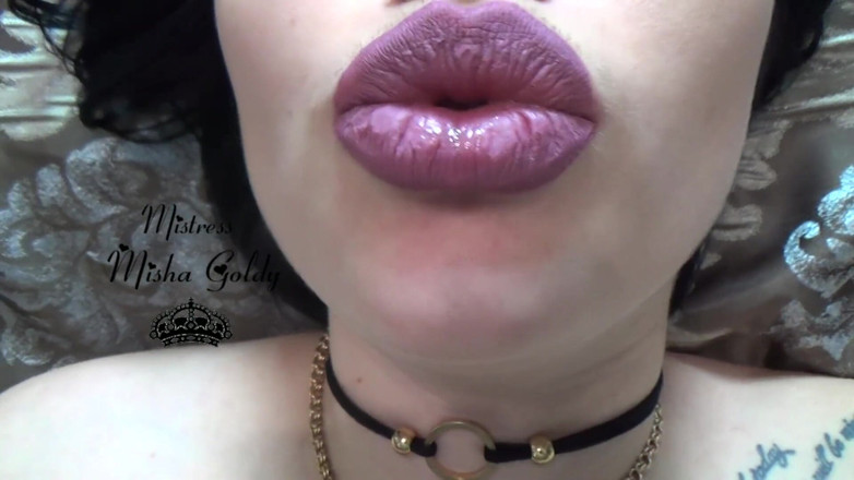 Goddess Misha Goldy: Lip smelling &amp; lip puckering while masturbating