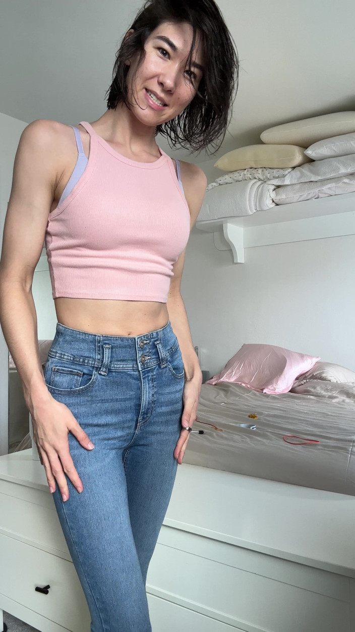 Ms_Emmy_Lynn: Смотри, как я оденусь в свой наряд дня