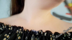 Alison Sparks: Ukazování prsou v tunelu