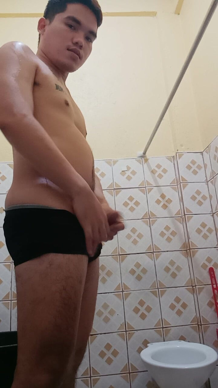 Bisucker: Horny Big Cock Cum While Showered