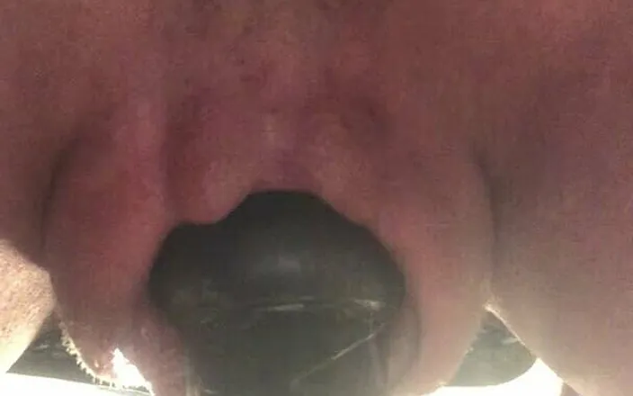 Mixkitten: Nafukovací dildo v napumpované kundičky