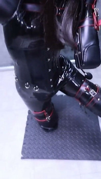 Ràng buộc quỳ gối với dây cao su latex, dây xích