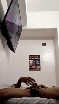 Filipina twink masturba seu pau latejante no hotel 2
