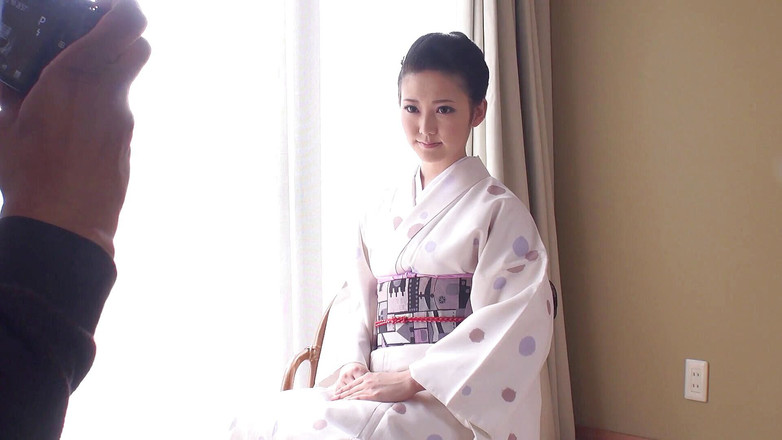 Caribbeancom: La bellezza asiatica si fa trapanare la figa da un...