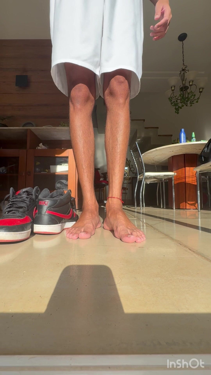 Boy feet: Понюхай Глубоко На Этом Этапе