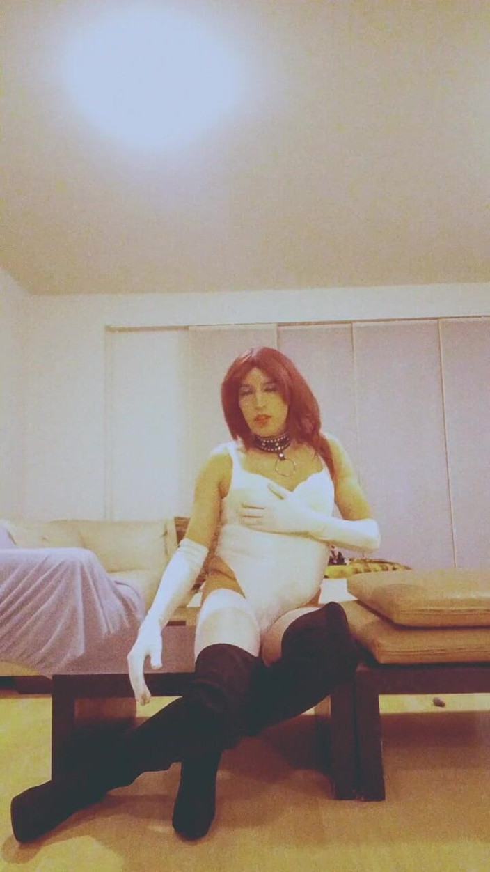 Tammy sissy slave: Dildo ile mastürbasyon