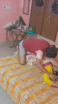 Adik ipar saya mengangkat saree saya dan mengongkek saya. bahagian 1