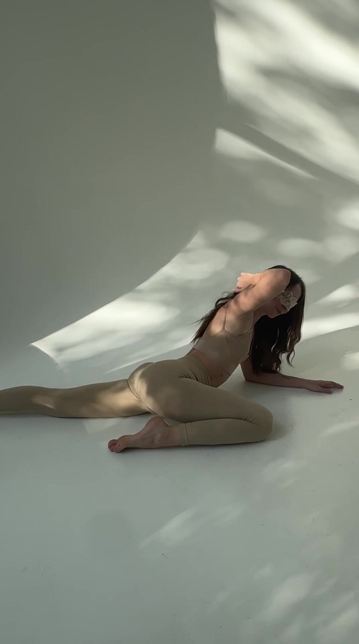 Skinny_lady69: Atlet kadınlar tayt esnetiyor