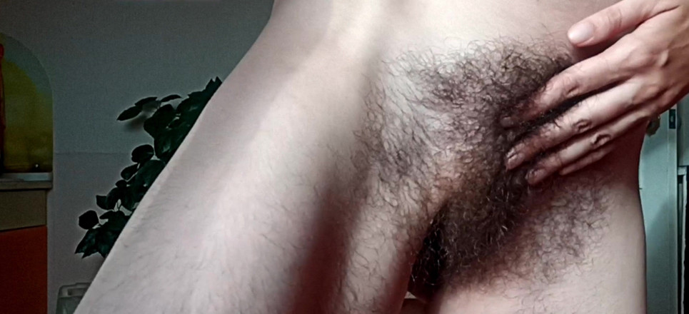 BW_Dolphin: Obrovská chlupatá kundička a zadek zblízka