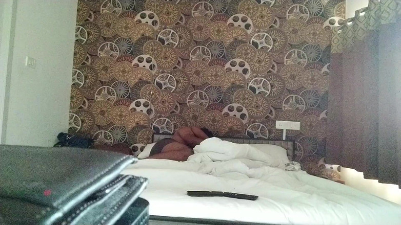 Devi Priya: Sex s mým přítelem, část 1