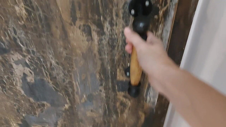 Ginna Gg: She Peed and Wiped Her Wet, Hairy Pussy