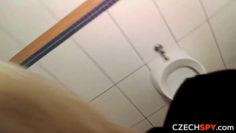 CzechSPI: Czech 3: Pertemuan selepas waktu dengan bartender miang