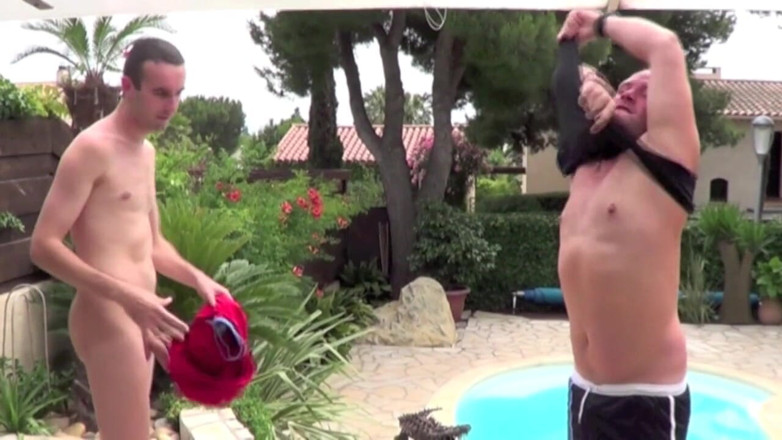 BAD BOYS FUCKERS FROM FRANCE: snikar men th sviming pool ke paas ek badmaash ko...