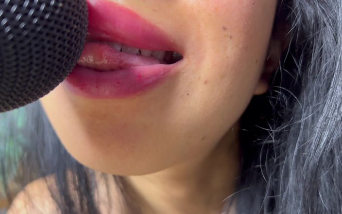 Asmr_mouth: Léchage sensuel de micro yétie