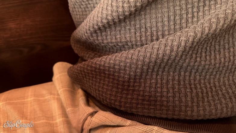 SlipCouple: Nadržená dívka si hraje s ptákem v restauraci rychlého občerstvení -...