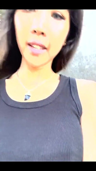 Oggi voglio portarti in un posto davvero speciale che ho trovato per la mia sessione di meditazione/masturbazione mattutina!  Non riesco ancora a trovare quanto sia bella la piccola città! 