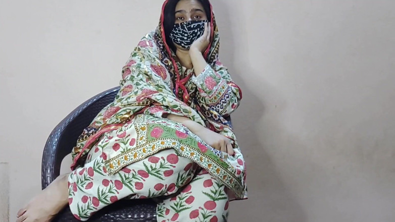 Faryal: Bari Baji Ne di Chote Bhai Apni Chut- conversation hindi...