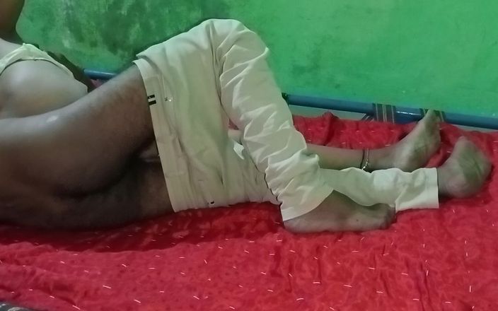 Pooja Sexy: Pooja la bhabhi couche avec son mari la nuit
