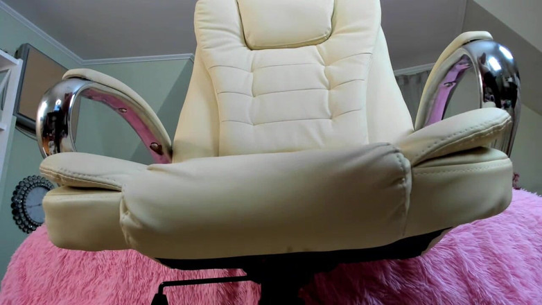 BabyMammySix: Closeup pussy handjob and strong squirt