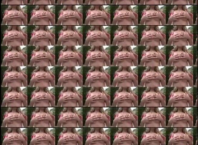 Perfect Porno: Stripteuză țâțoasă satisface pula stăpânului ei