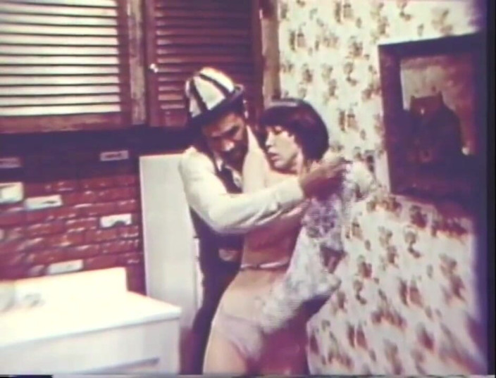 Vintage Usa: Sexy vintage slut takes the cock!