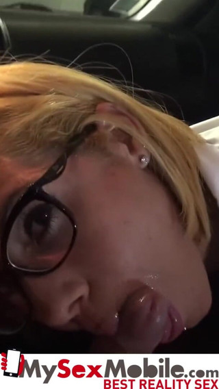 MySexMobile: Rose Valerie อมควยในลานจอดรถ - MySexMobile