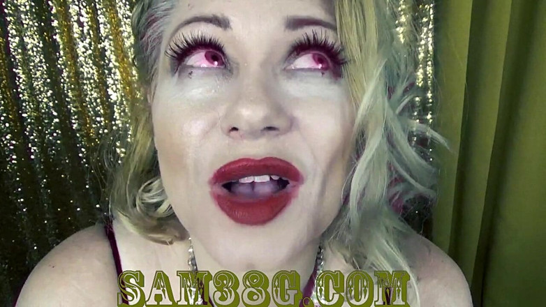 Samantha 38G: Occhi che incantano