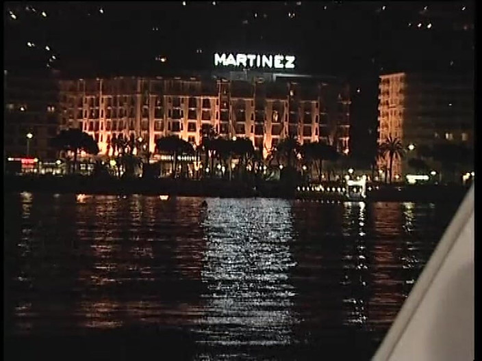 Real porno and movies XXX: Femei fierbinți cu țâțe grozave și pizde umede sunt futute dublu