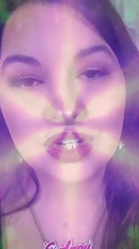 Trippy Kisses - You're Weak &obcecado com beijos hipnotizantes de batom brilhante de Sydney Screams