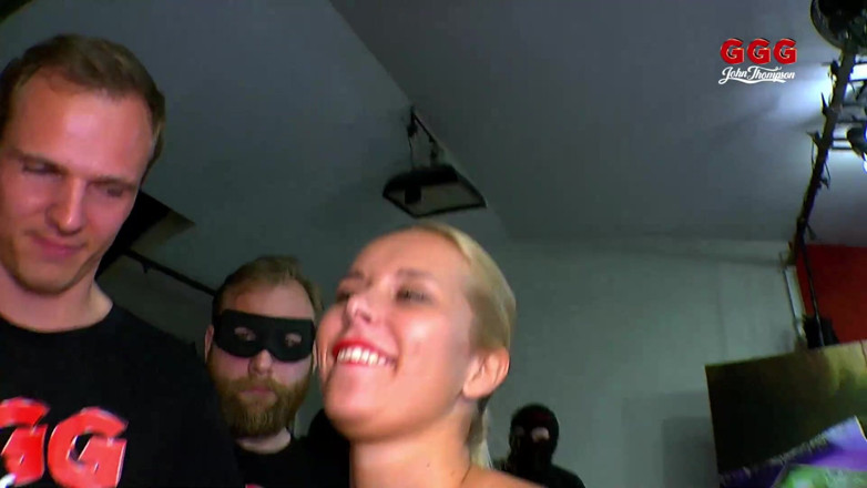 GGG John Thompson Studio: Ggg John Thompson Nicky Dream &amp; Licky Lex -eten graag sperma