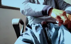 Satin Silk Handjob porn - Dick Head Rub and Cum on Satin Silky Yellow Suit of Meia-irmã (79)