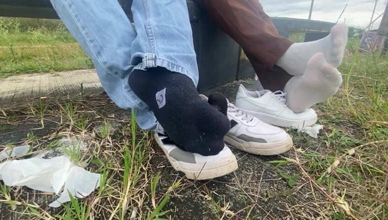 Mr Feet Colombia: I Want to Feel Your Face Crushed Under My Feet...