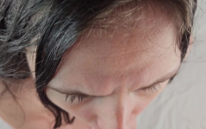 French Julia: 배다른 오빠를 빨고 내 얼굴에 사정해