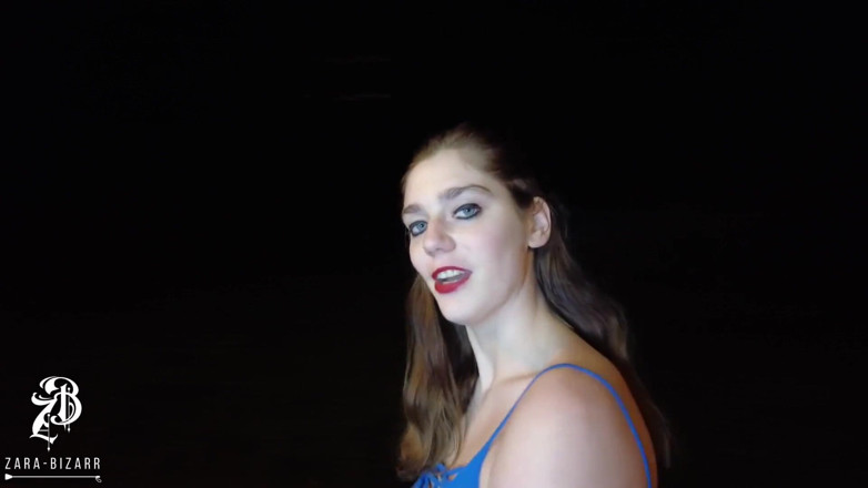 Zara Bizarr: WTF vycházení? Jen na to čůrám!